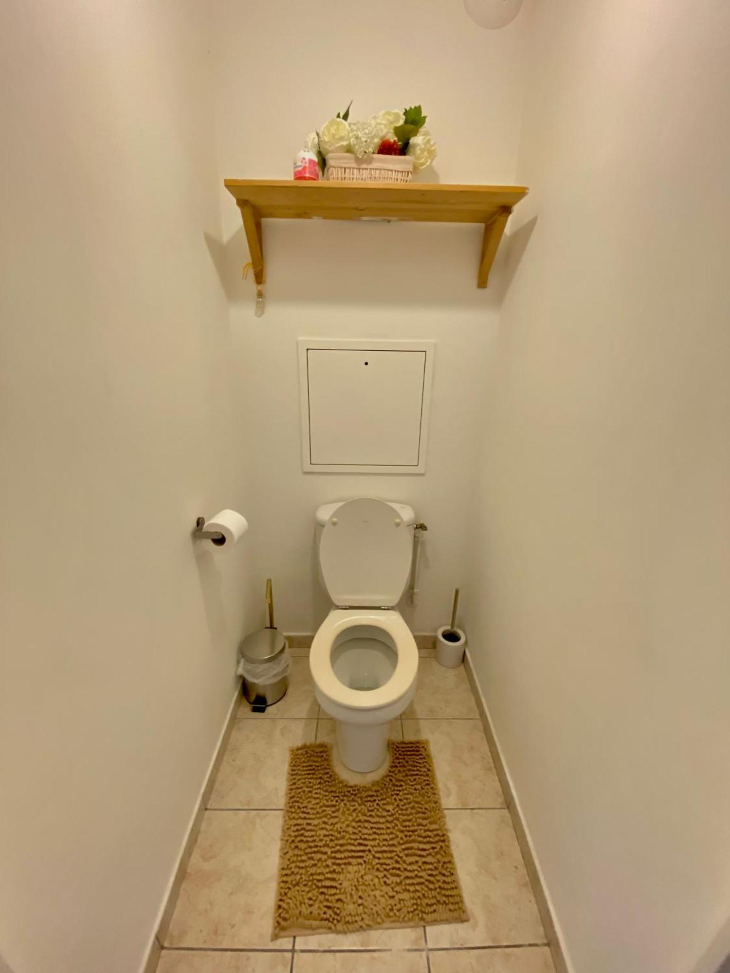 Cozy Riverfront Living, 5-Min Walk To Riverside Train 뇌이-플레장스 외부 사진
